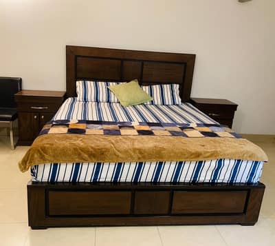 Oakwood bedroom furniture set