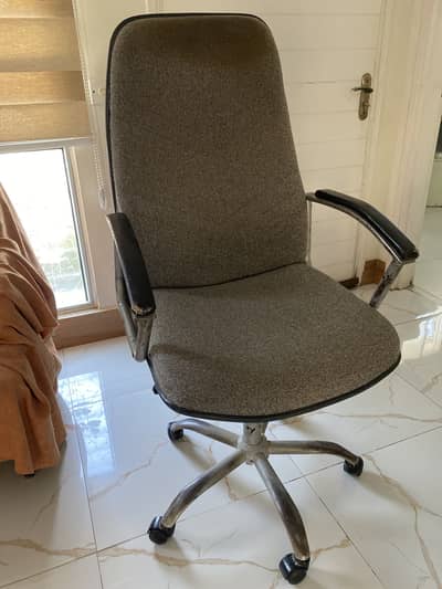 OFFICE CHAIRS