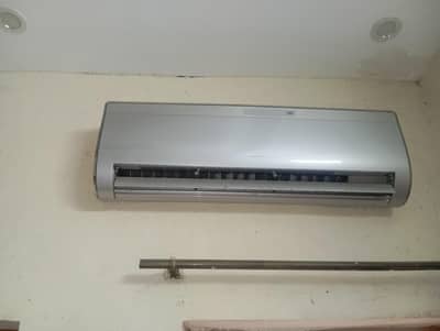 i am selling my 1.5 Ac greee simple Ac