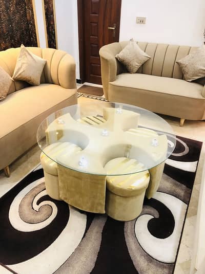 Premium Round Center Table with 4 Stools