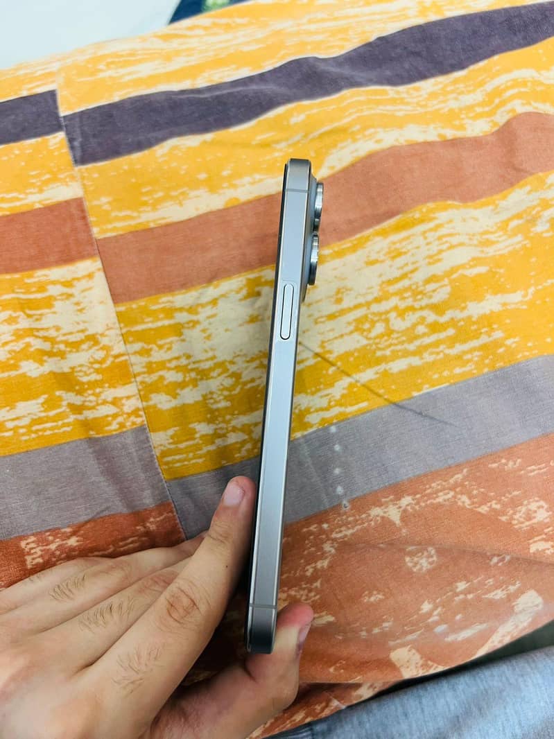 iphone 15 pro max 6