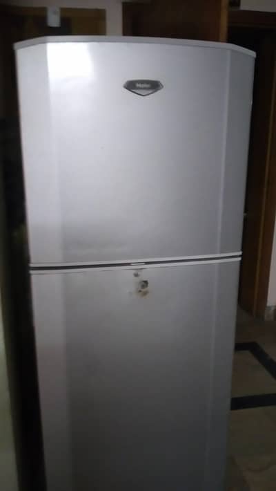 Haier medium sized refrigerator