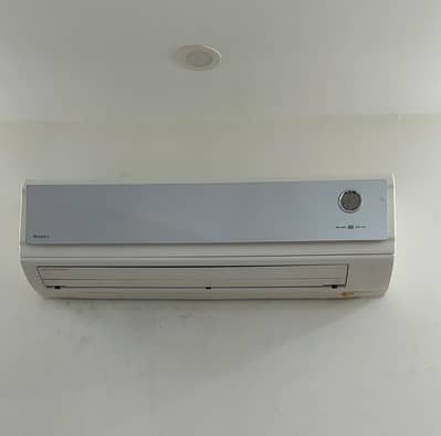 Gree AC 1.5 Ton, Non inverter