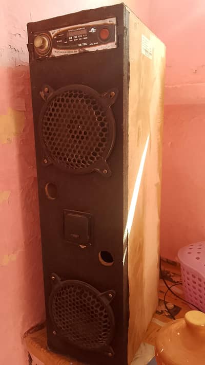 Bluetooth speaker used condition 6, 6 inches dual speaker easy sound.