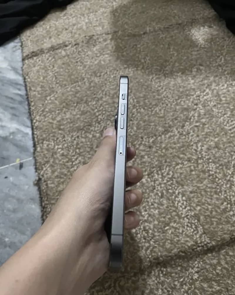 iPhone 13 Pro Max 4