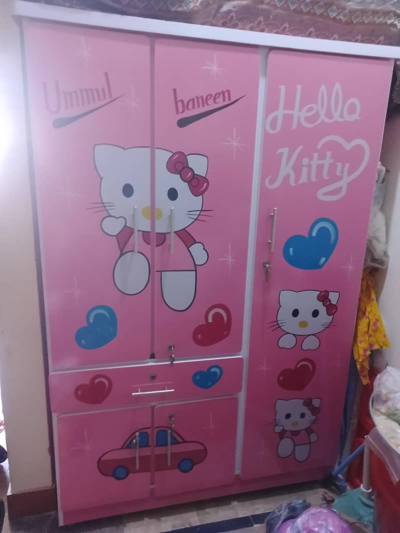 wardrobe 0