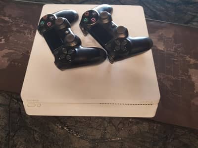 Sony PlayStation 4 (White) - Excellent Condition