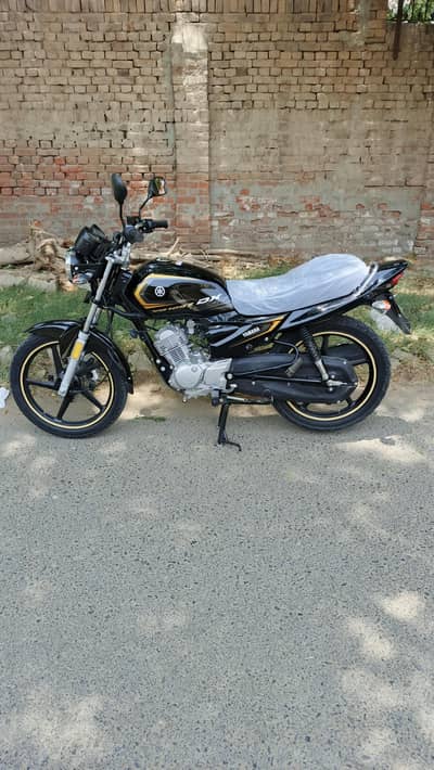 Yahama . DX. 125