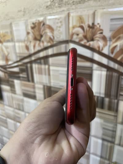 iPhone xr red colour
