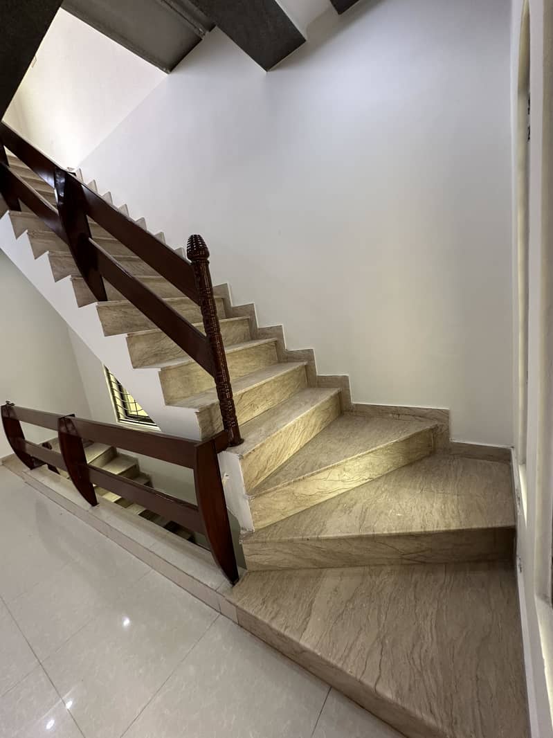 10 Marla Upper Portion Available 15