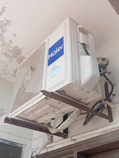 Haire Split AC Excellent Condition