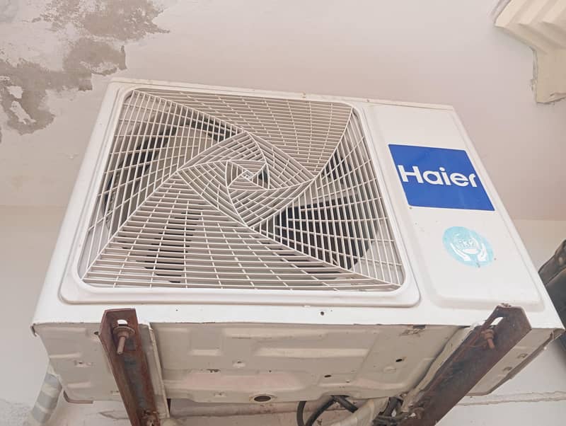 Haire Split AC Excellent Condition 3