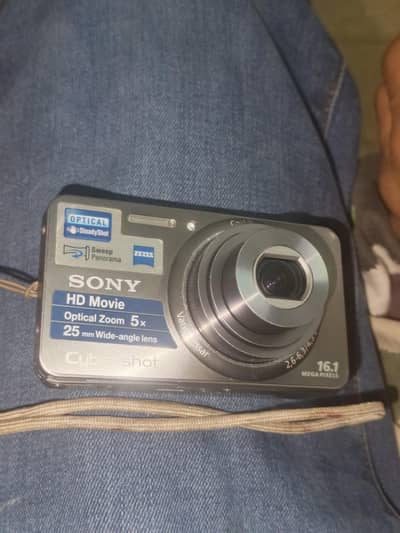 sony digital camera(10/10 conditon)_(all in description)