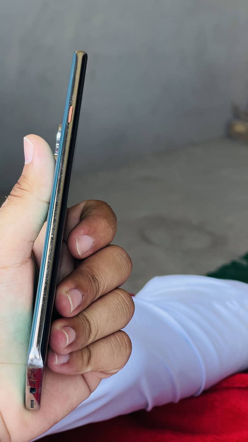 Tecno camon 40 pro 2