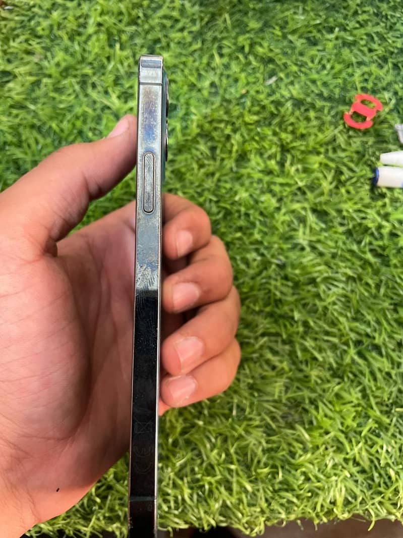 12 pro 4