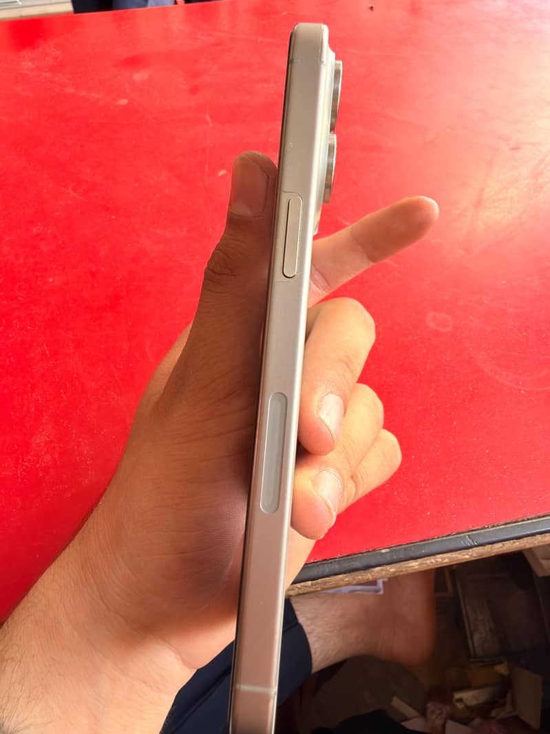 Iphone 15 pro max 10/10 condition 2