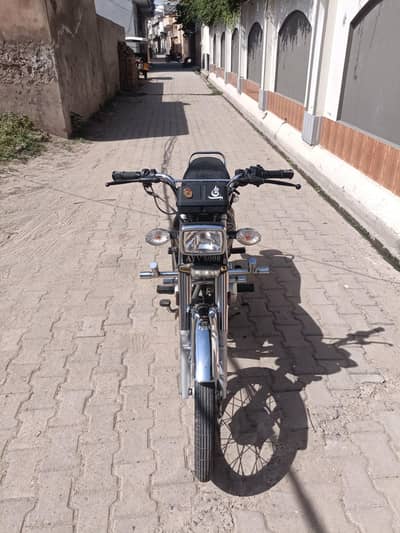 Honda cg125 golden edition in blach