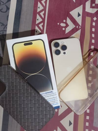 10 by 10 ha brand new phone ha ak hath ues howa piesa chiya is liya