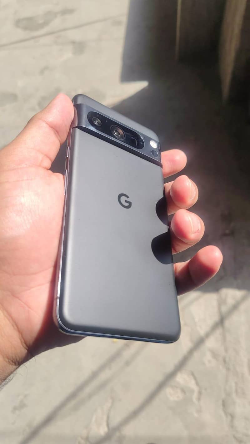 Google Pixel 8 pro 3