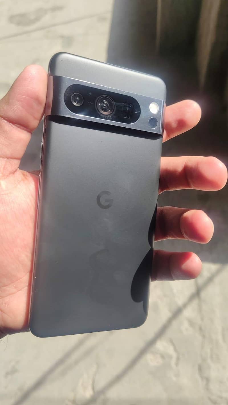 Google Pixel 8 pro 4