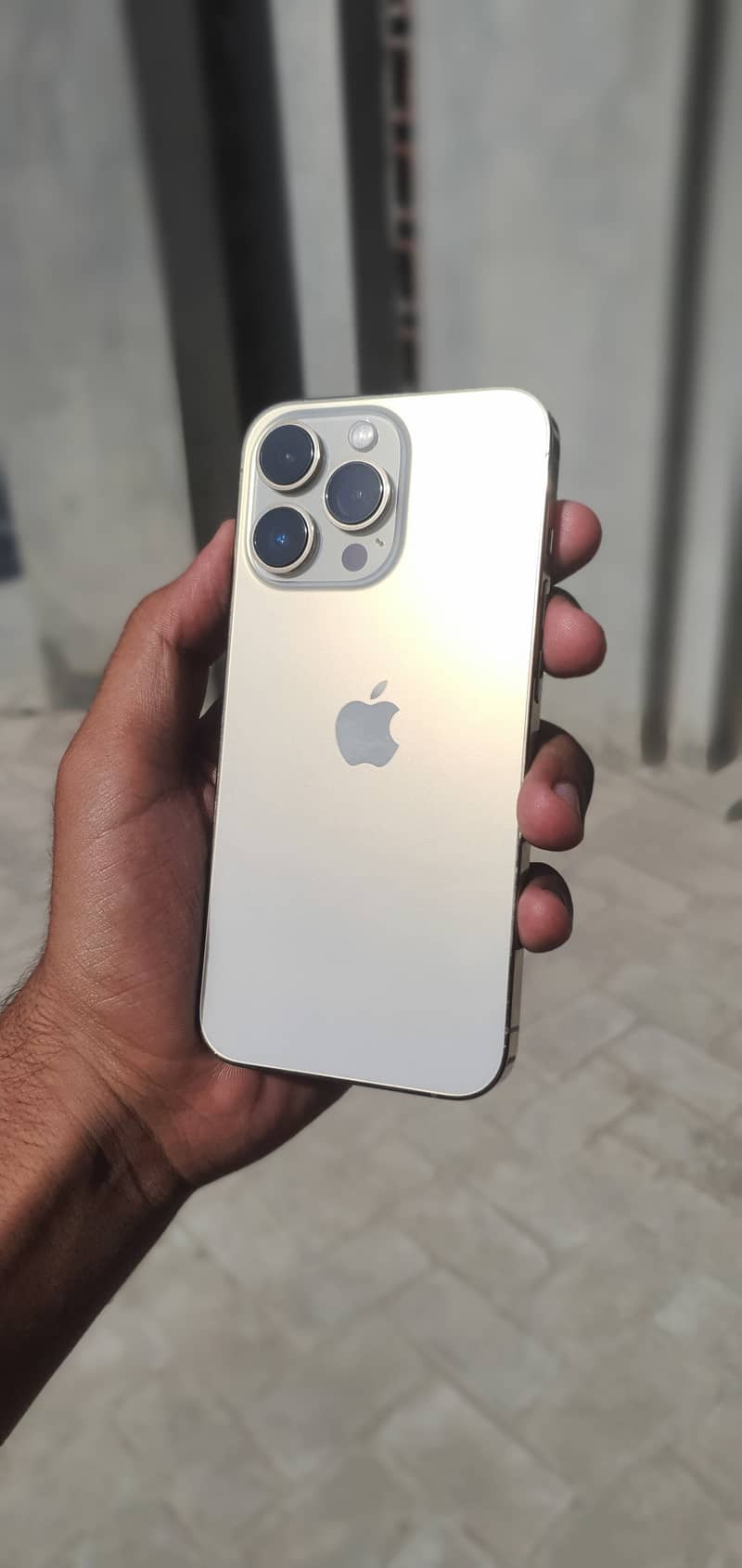 Apple iPhone 13 Pro 1