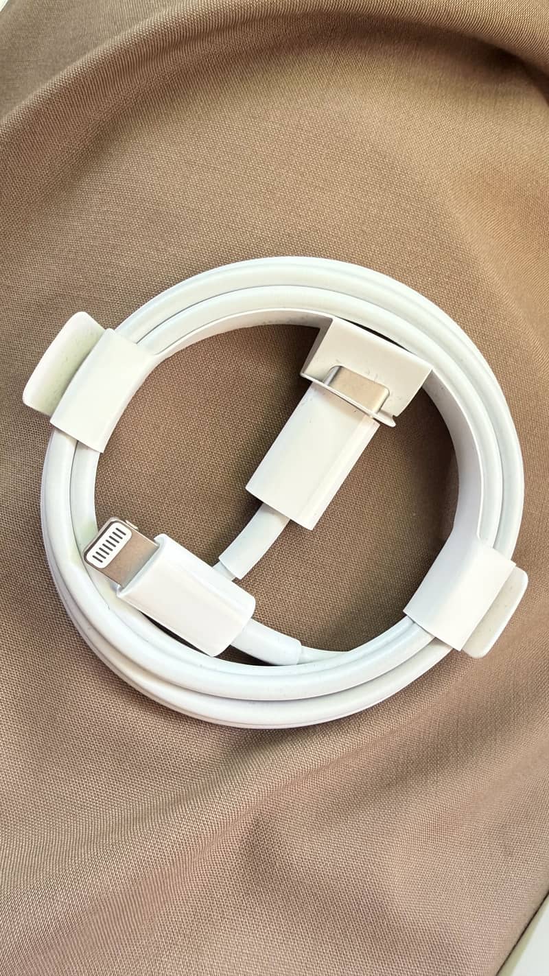 Iphone 15 cable pull box 0