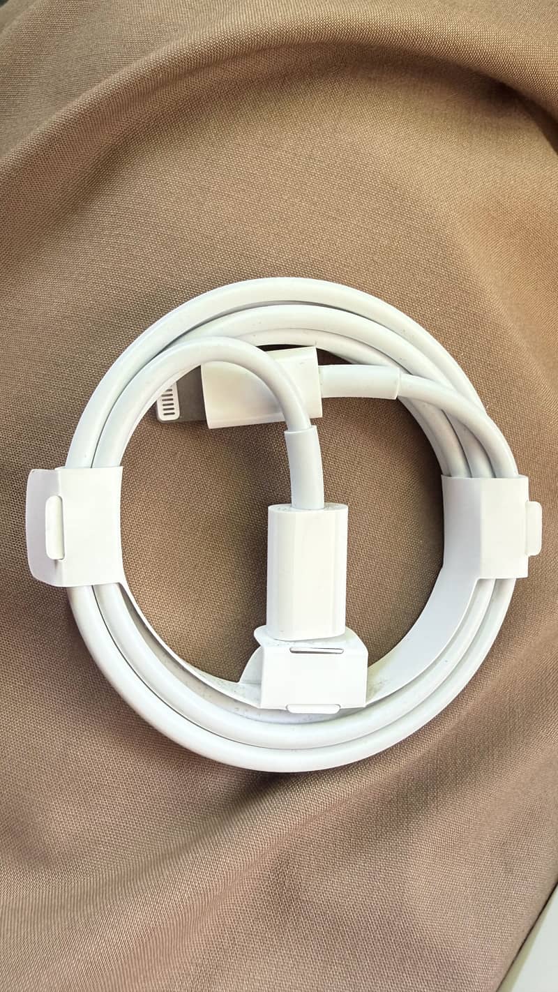 Iphone 15 cable pull box 2
