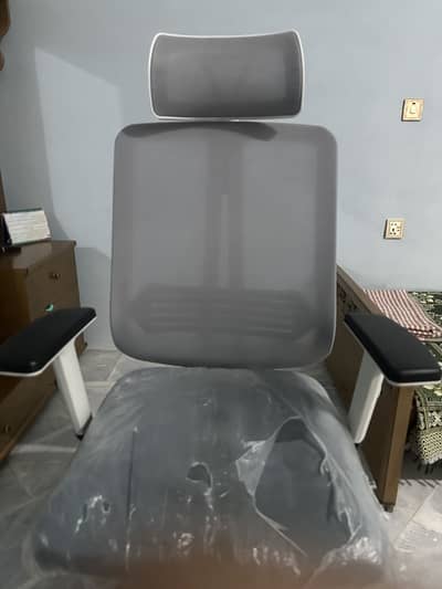 Premium Study & Gaming Chair – Barely Use