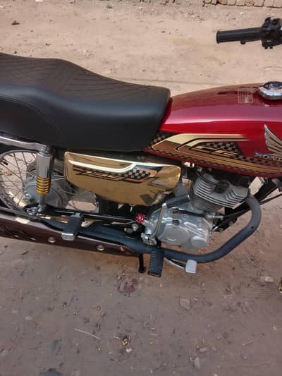 Honda 125 self start model 2024 ka end red colour saf bike