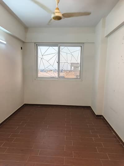1470 Sq. Ft Well Maintained 3 Bedroom Apartment for Sale in Clifton Block 1 Karachi