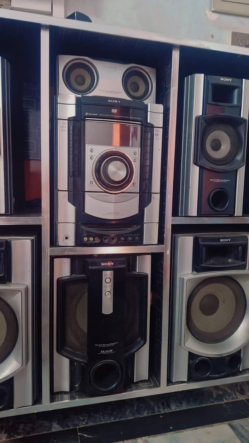 speaker 0