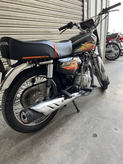 CG 125 Black Edition 2021