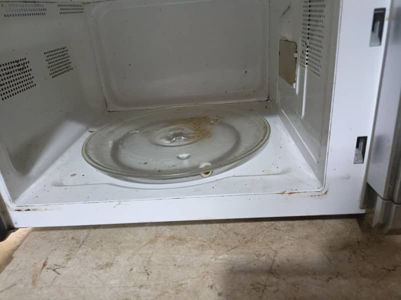 Haier Microwave 2