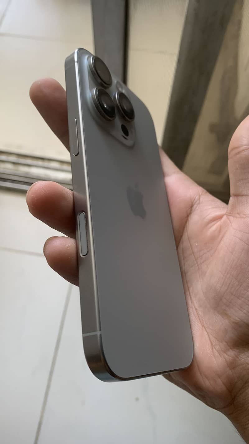Iphone 16 pro (panel changed) 1
