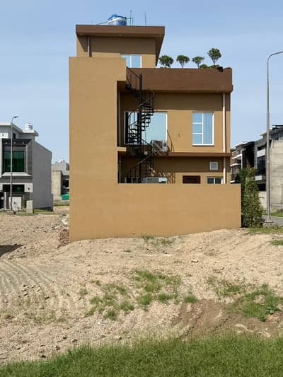 Prime Location 5 Marla Residential Plot Is Available In Park View City - Overseas Block For Sale
