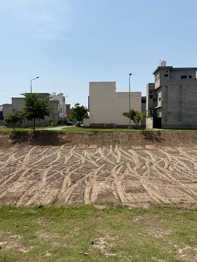 10 Marla Transfer Free Plot For Sale In Overseas Block