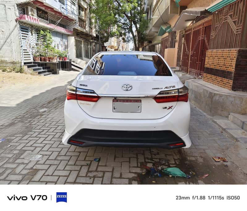 corolla altis 1