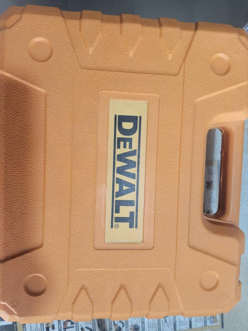 Rechargeable Drill machine (DeWalt) 0