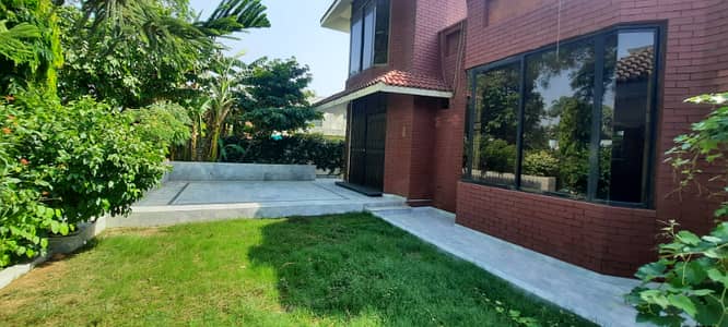 1 KANAL BIG FRONT SPECTACULAR HOUSE D/UNIT FOR SALE IN DHA PHASE 3 (100 ORIGNAL PICTURE)