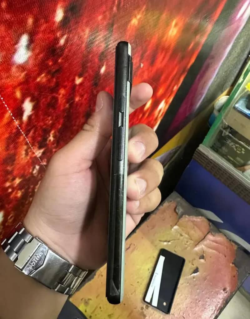 Google Pixel 6a 5