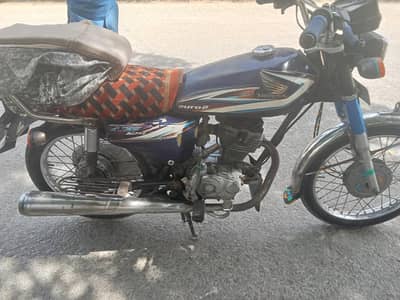 Honda 125 model 215  nawab shah number first owner