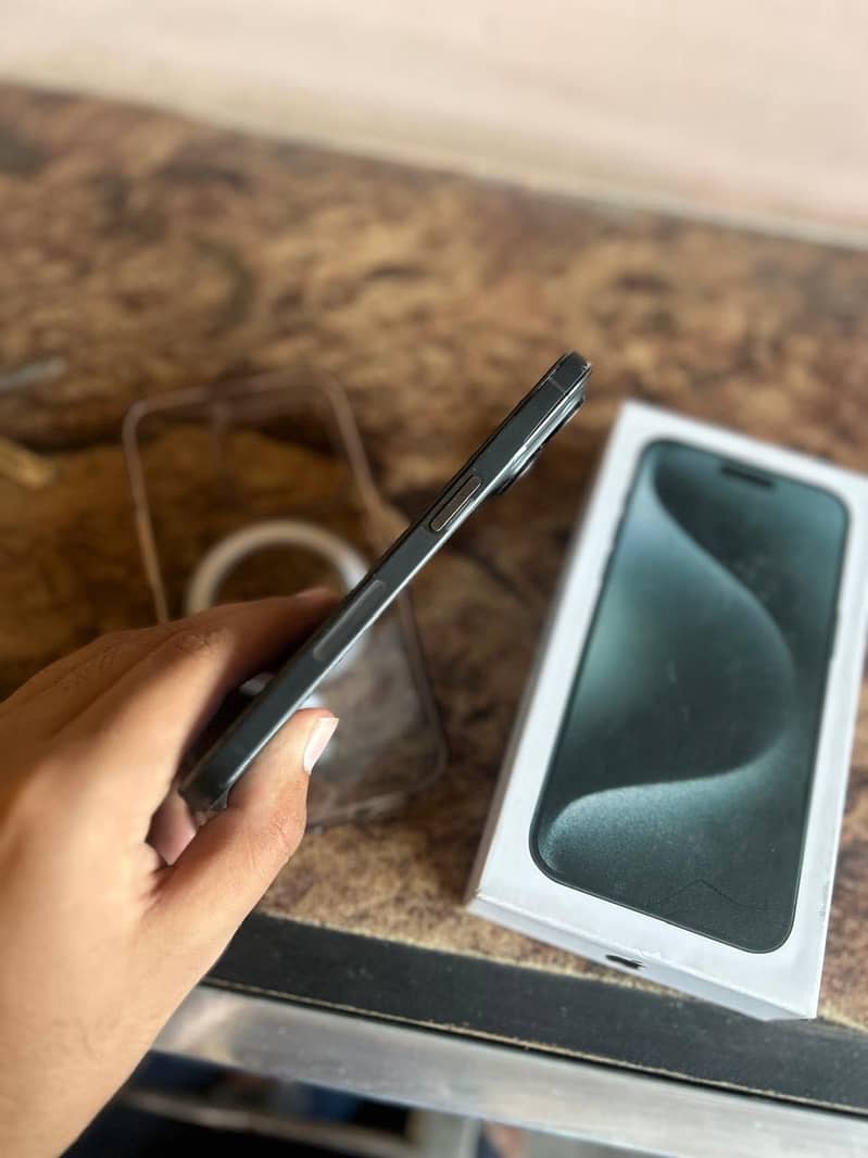 iPhone 15 pro 1