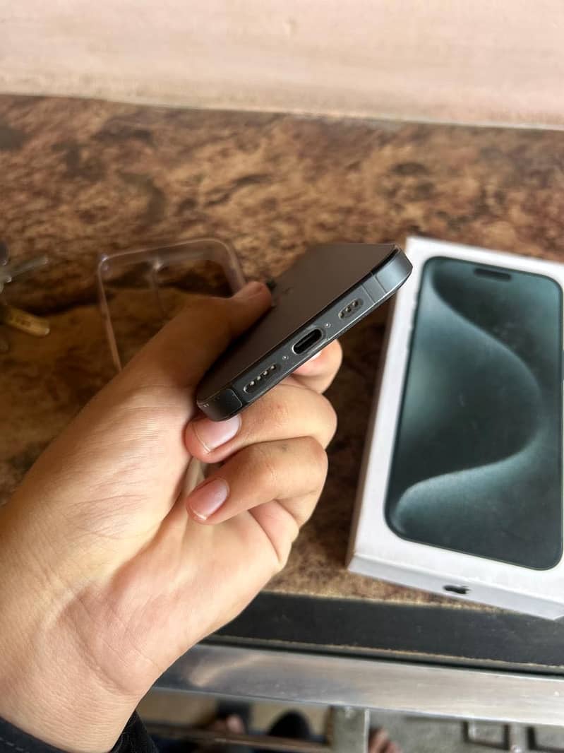 iPhone 15 pro 2