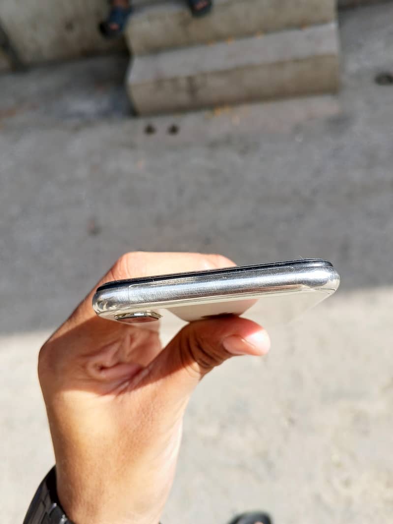 iphone x 4