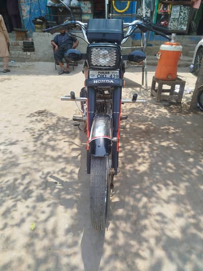 Honda 125CC Black The Power machine
