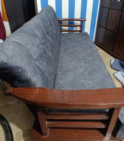5 Seater Sofa Set with Center Table For Sale