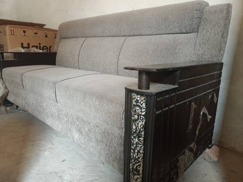 7 seter sofa . 0