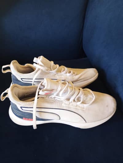 slightly used puma otignal 5000 Nike football shoes . and guard 8000