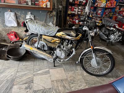 Honda 125 Black Gold 2026