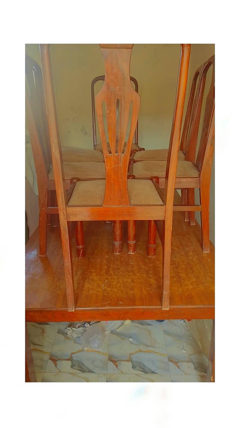 chairs or table 0